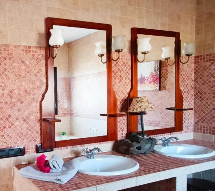 Elvira Hotel Tias Luaran gambar